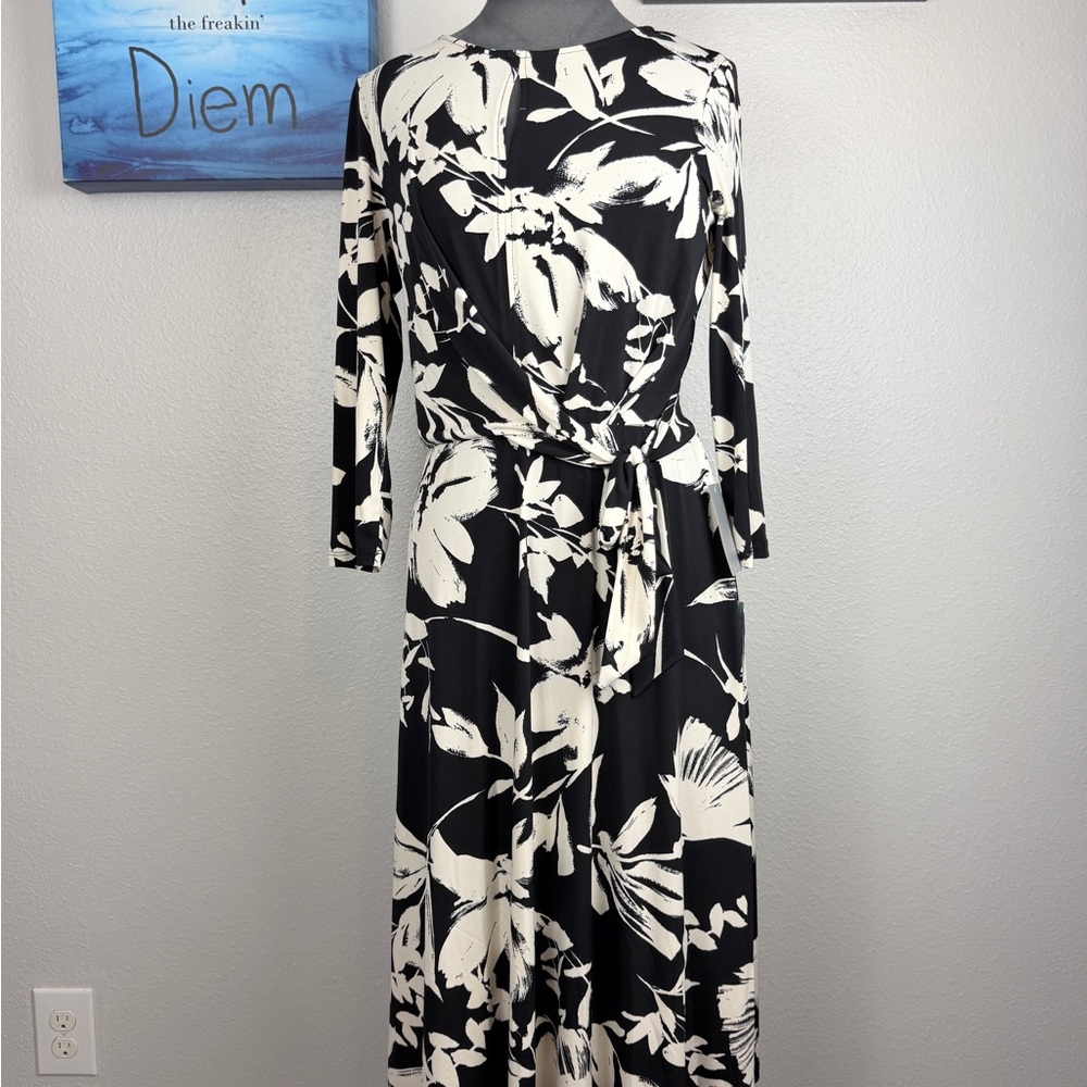 NWT! Floral Dress with side tie keyhole neck